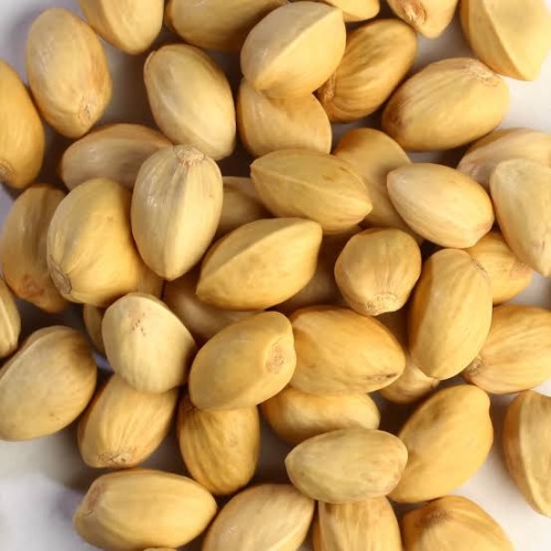 مغز پستهٔ آمادهٔ تحویل از انبار
